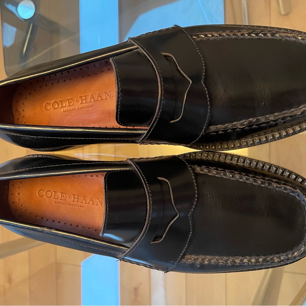 Men Cole Haan leather loafers. 8 1/2